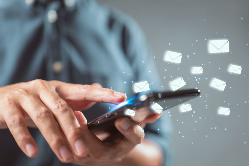 SMS-Marketing أنواع التسويق الرقمي-دليل شامل بشرح مبسط لكل نوع