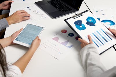الخطوات-الأولى-لتعلم-التسويق-الإلكتروني دليل شامل: كيفية تعلم التسويق الالكترونى من الصفر