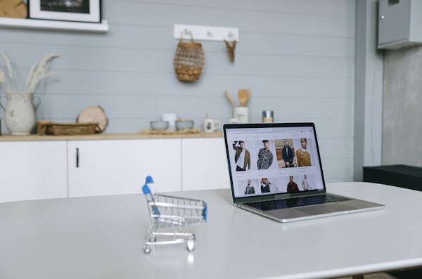 التحديات-التي-تواجه-التسويق-الذكي-بالذكاء-الاصطناعي طرق التسويق الذكي بالذكاء الاصطناعي لنجاح استراتيجياتك 2026