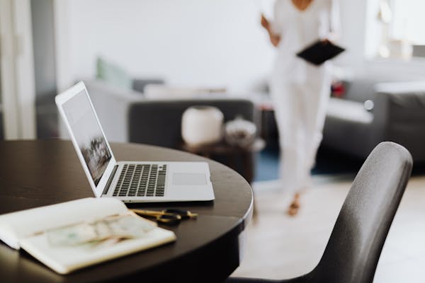 من-يمكنه-التقديم-على-اعانة-العمل-الحر؟ 5 نصائح للحصول على اعانة العمل الحر في السعودية